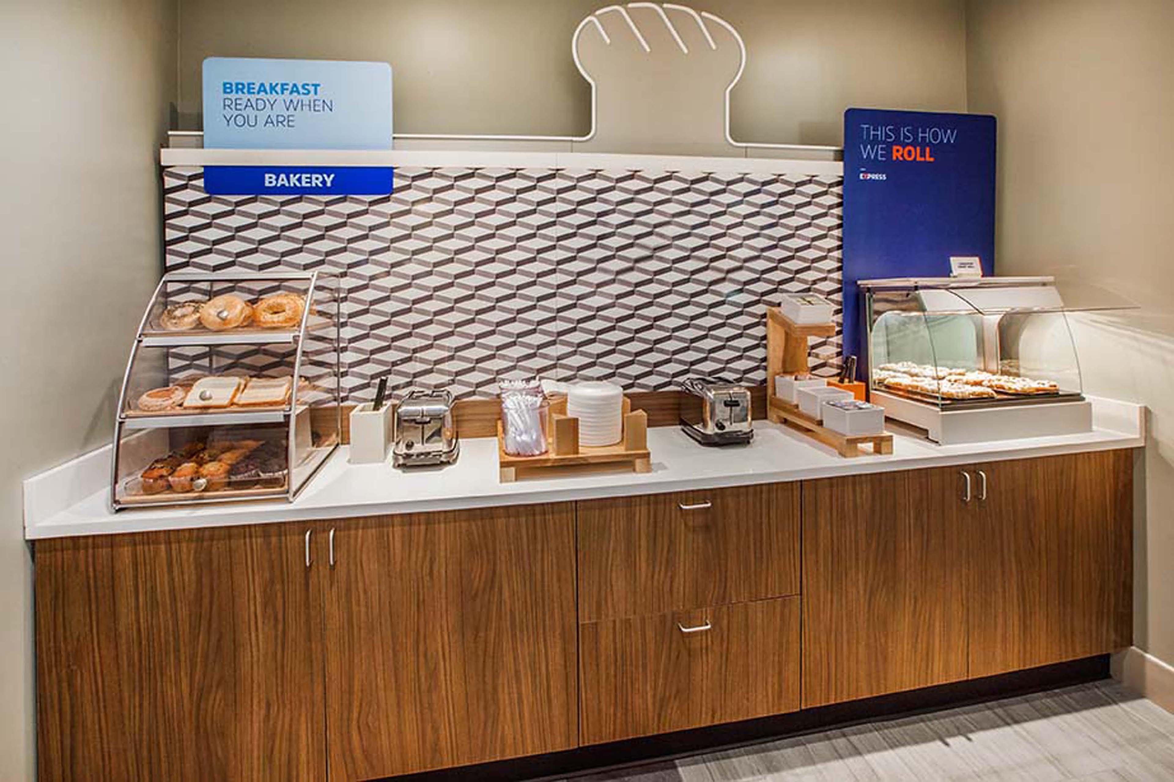 Holiday Inn Express & Suites Franklin - Berry Farms By Ihg Εξωτερικό φωτογραφία