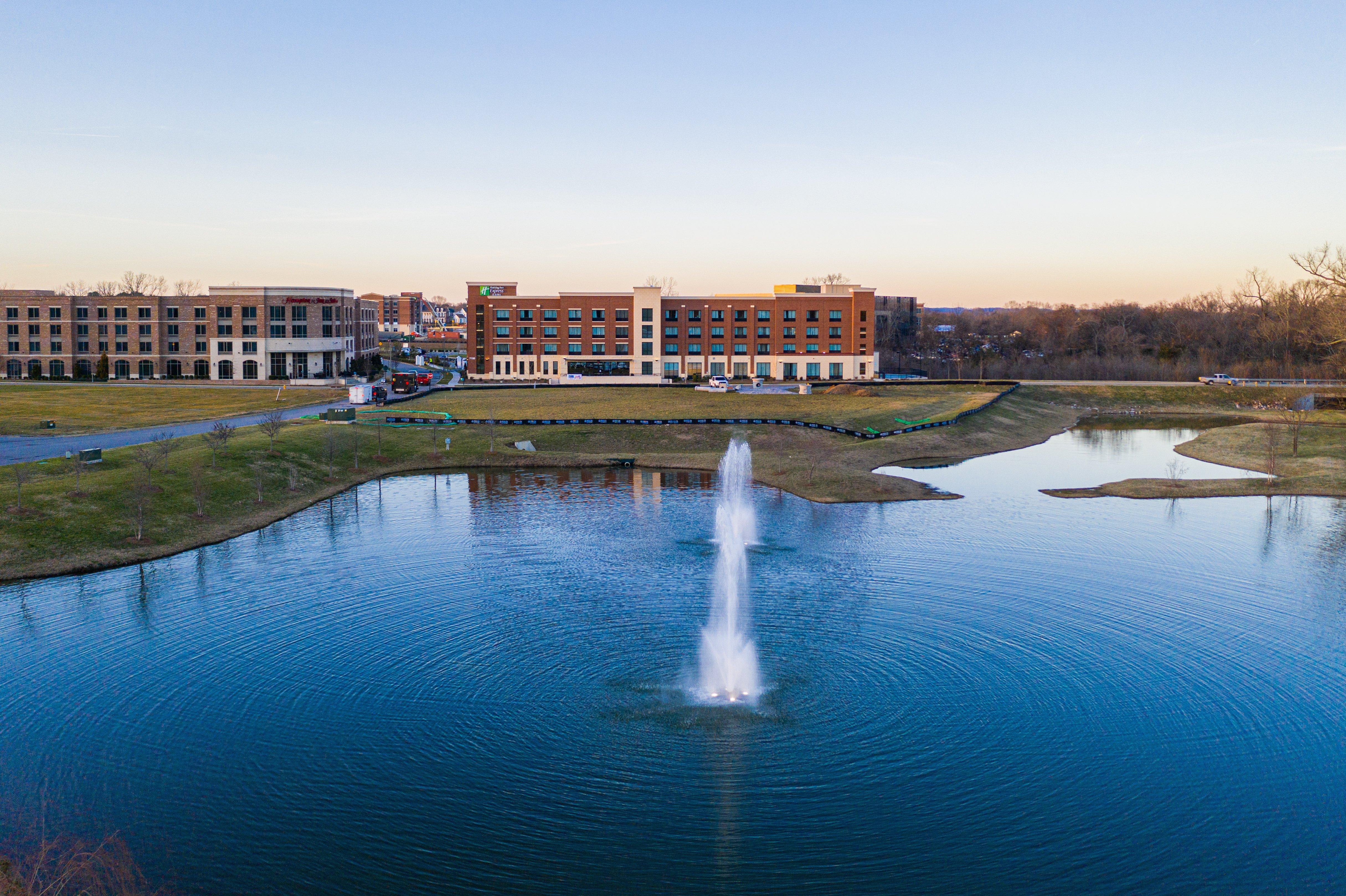 Holiday Inn Express & Suites Franklin - Berry Farms By Ihg Εξωτερικό φωτογραφία